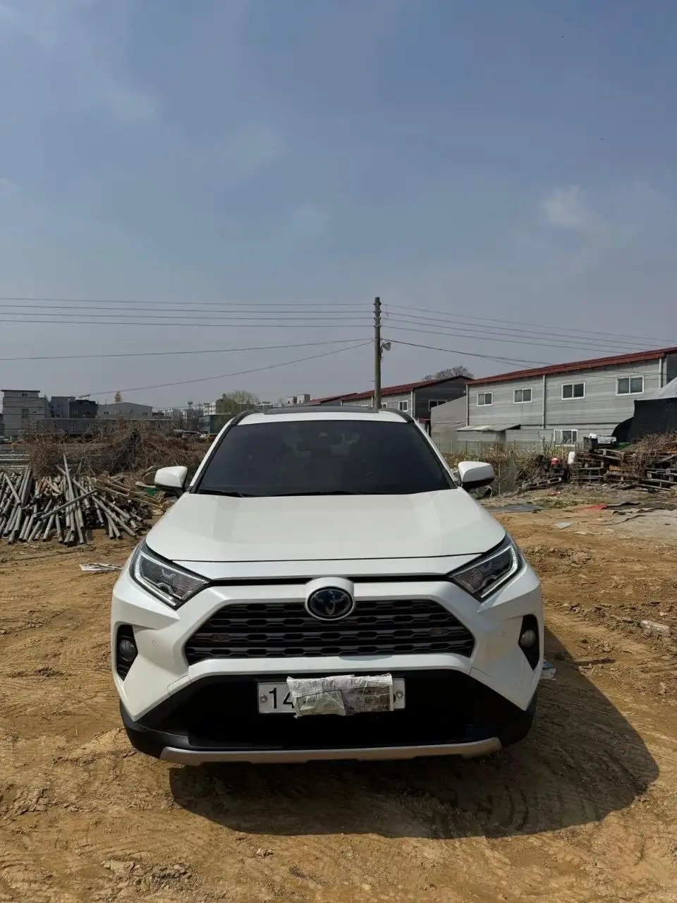 
								Toyota RAV4 full									