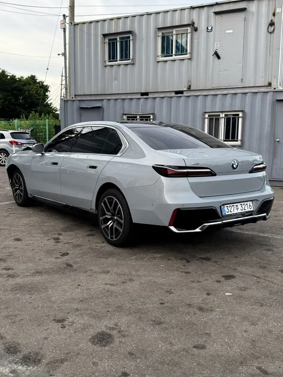 
								BMW 740i xDrive 2026 full									
