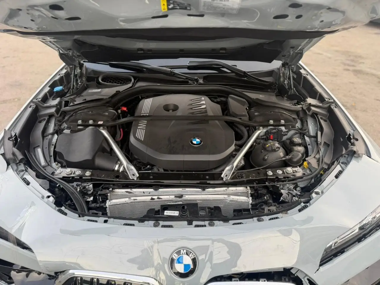
								BMW 740i xDrive 2026 full									