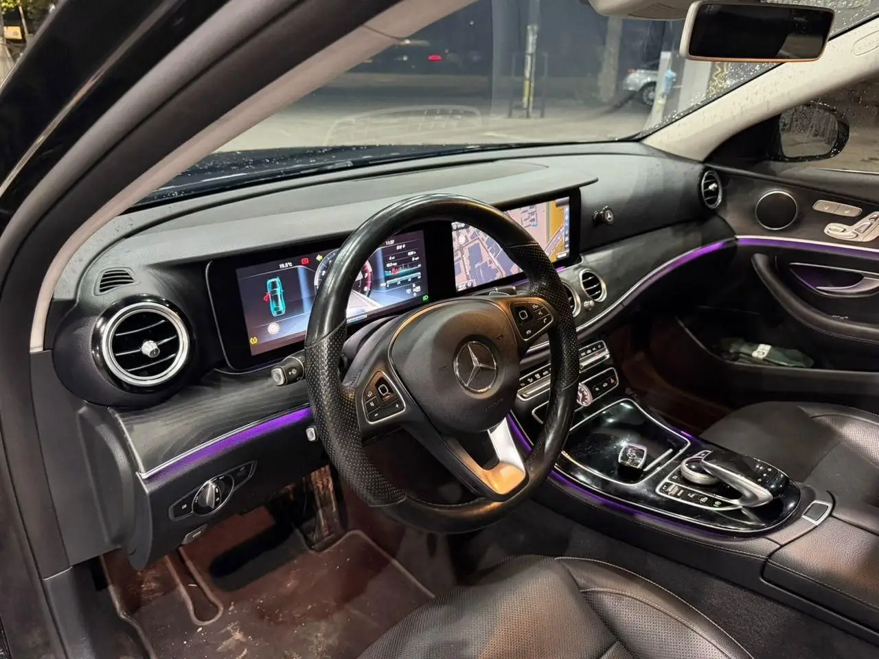 
								Mercedes Benz E 300 full									