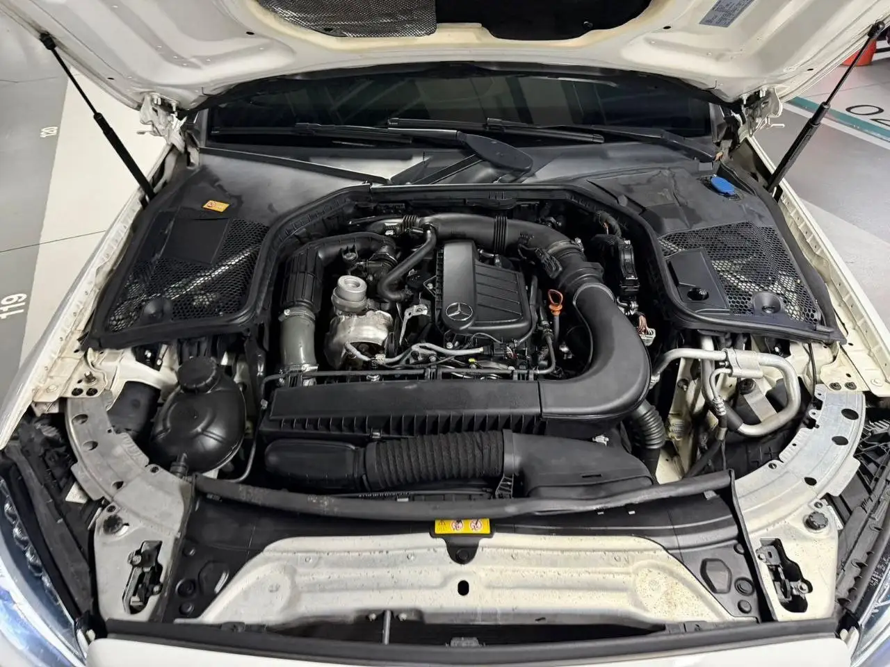
								Mercedes Benz C-Class W205 C200d full									