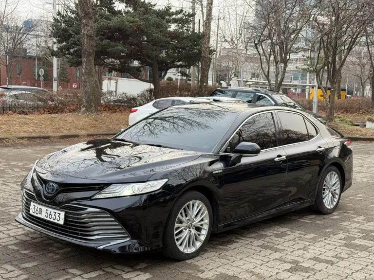 Toyota Camry Hybrid XLE