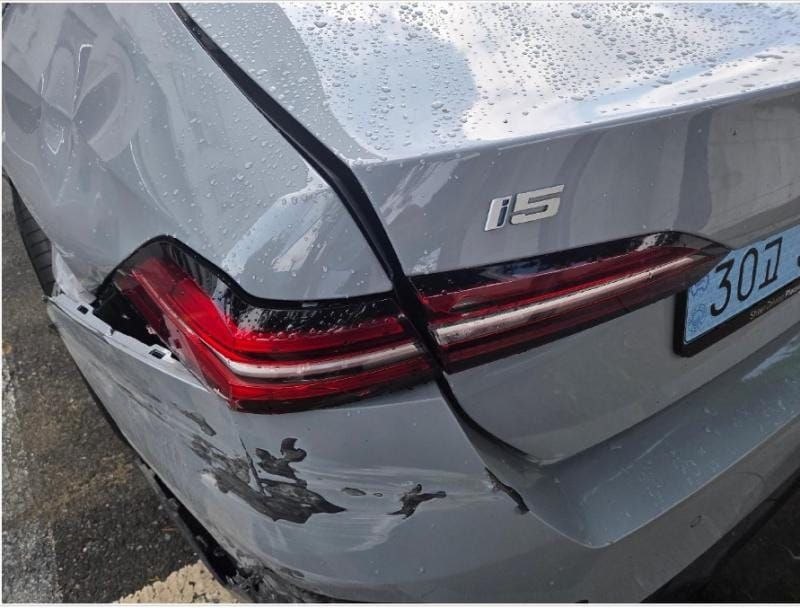 
								BMW G60 i5 eDrive40 M Sport full									