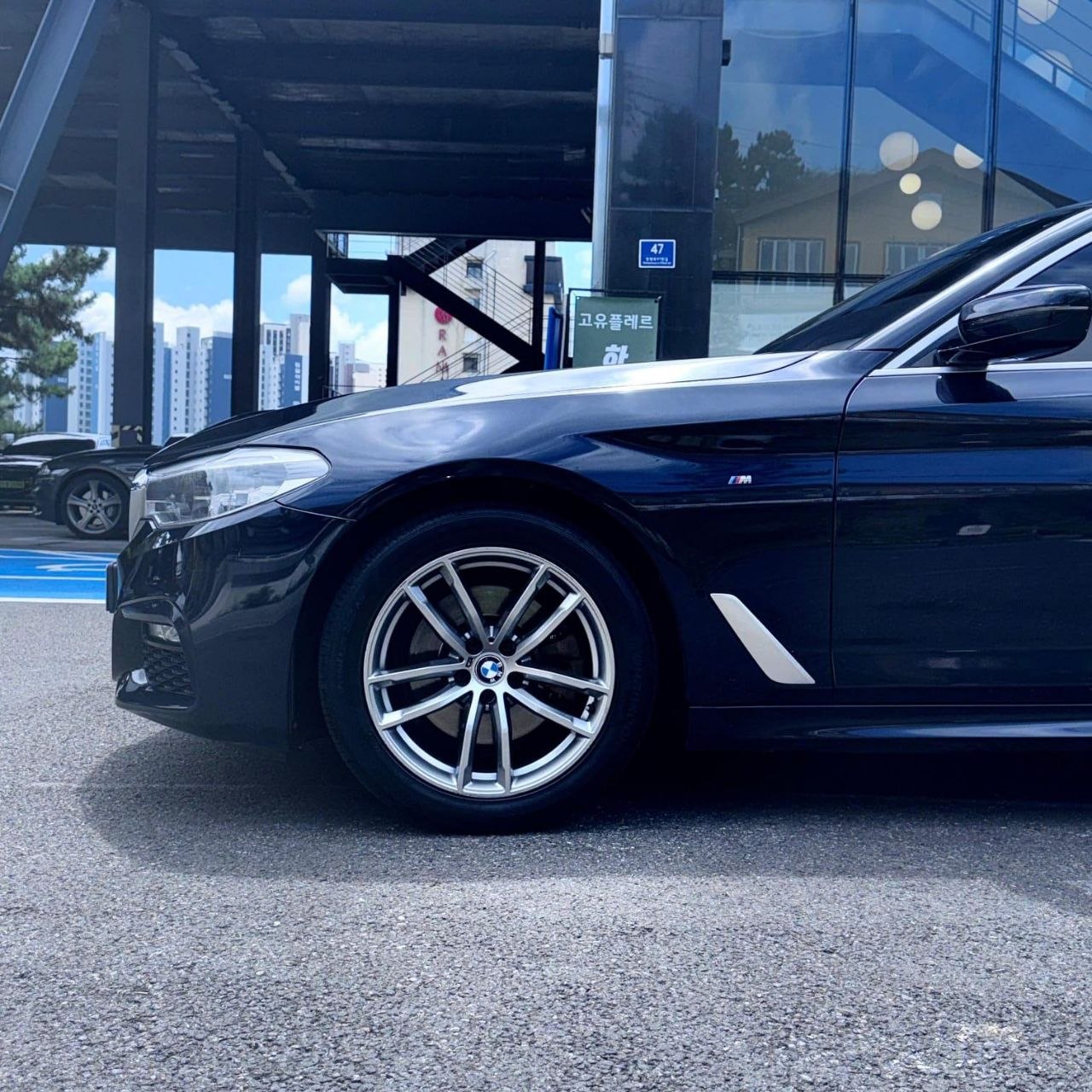 
								BMW G30 520d M Sport full									