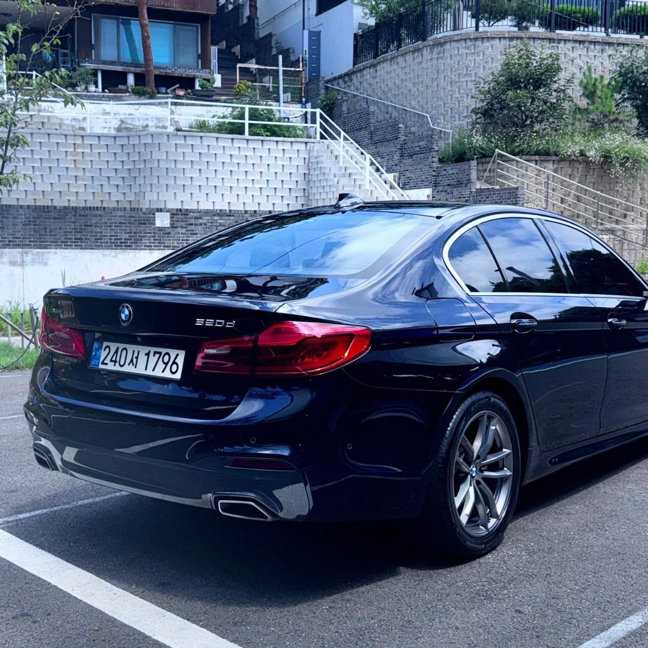 
								BMW G30 520d M Sport full									