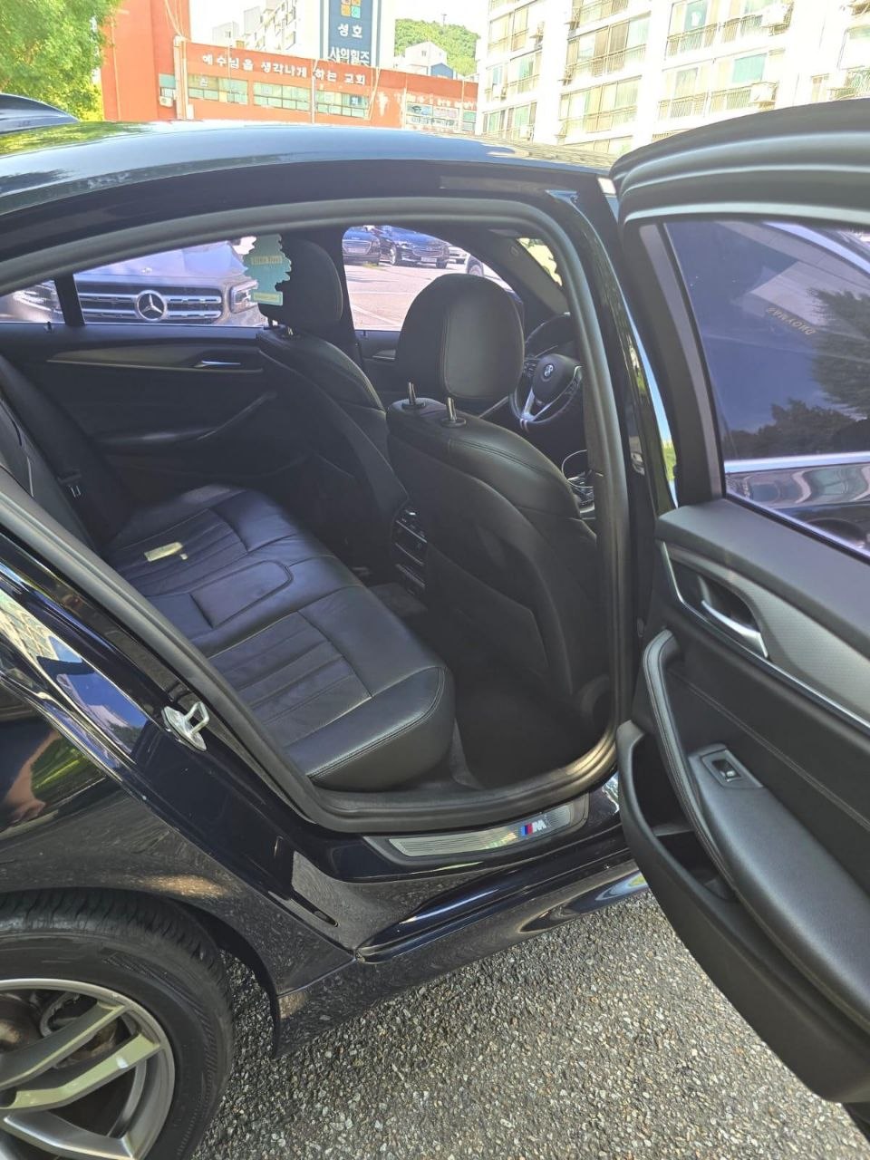 
								BMW G30 520d M Sport full									