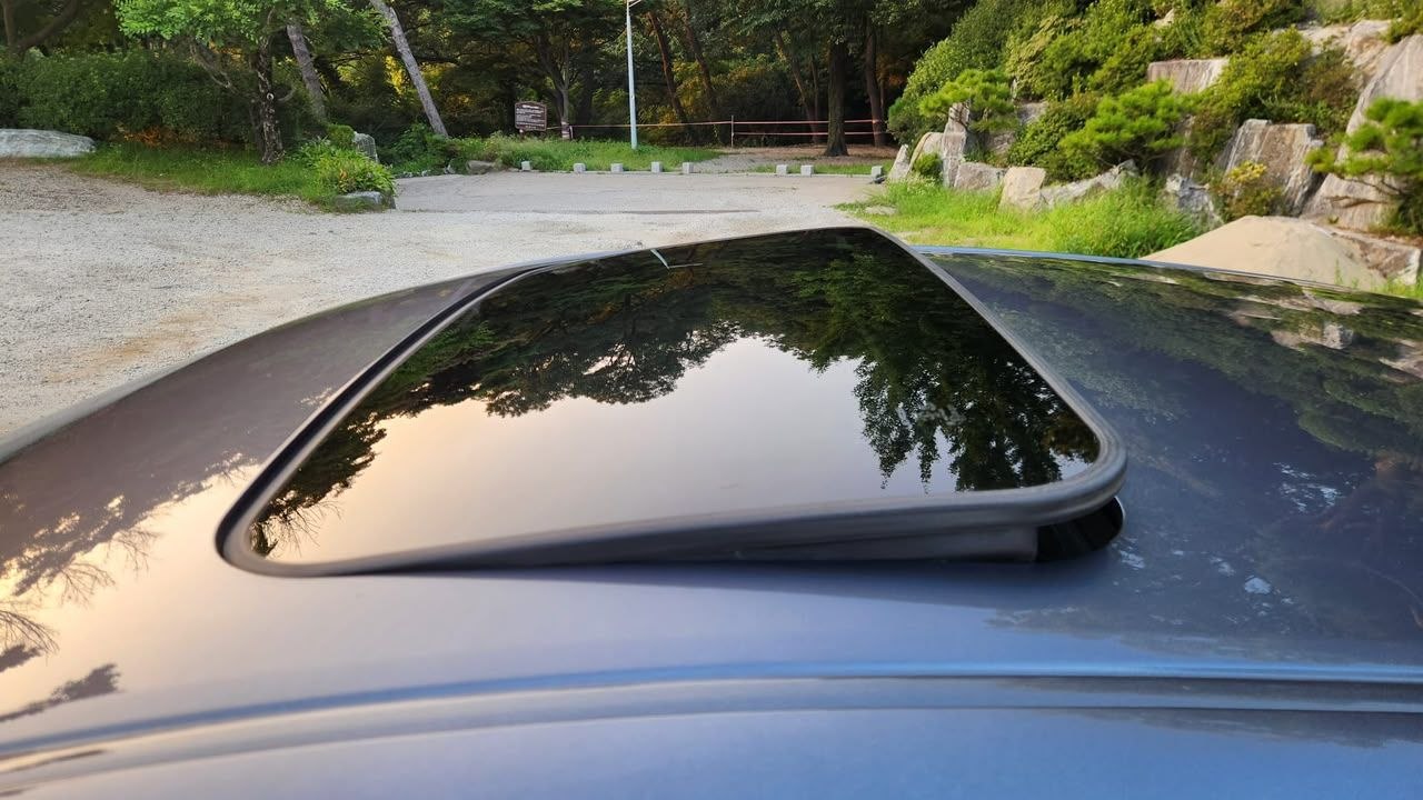 
								Lexus ES 300h full									