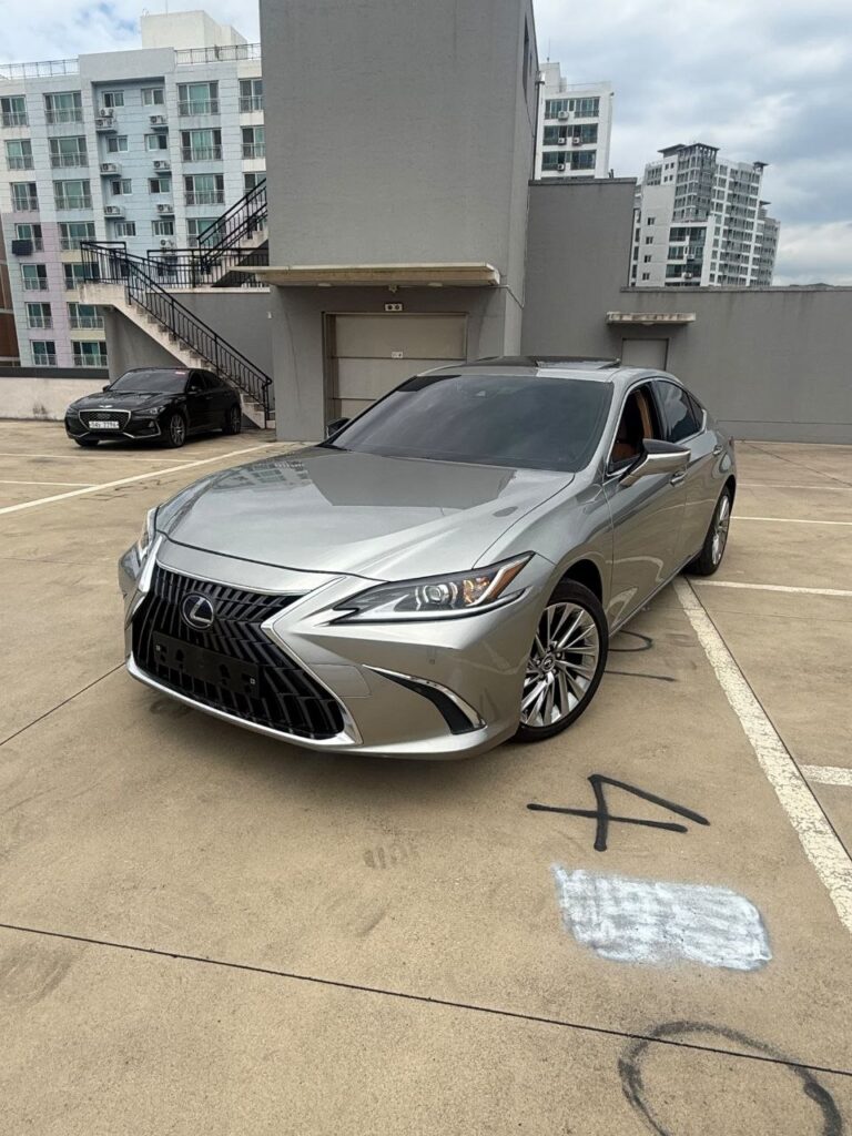 Lexus ES 300 — Luxury Plus