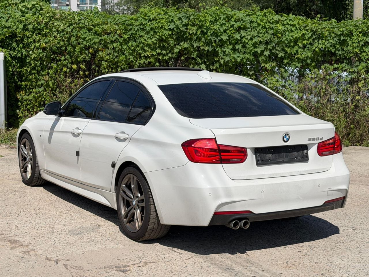 
								BMW F30 320d M Sport full									