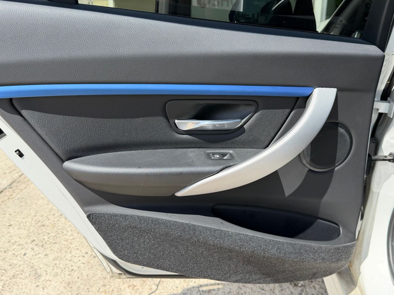 
								BMW F30 320d M Sport full									