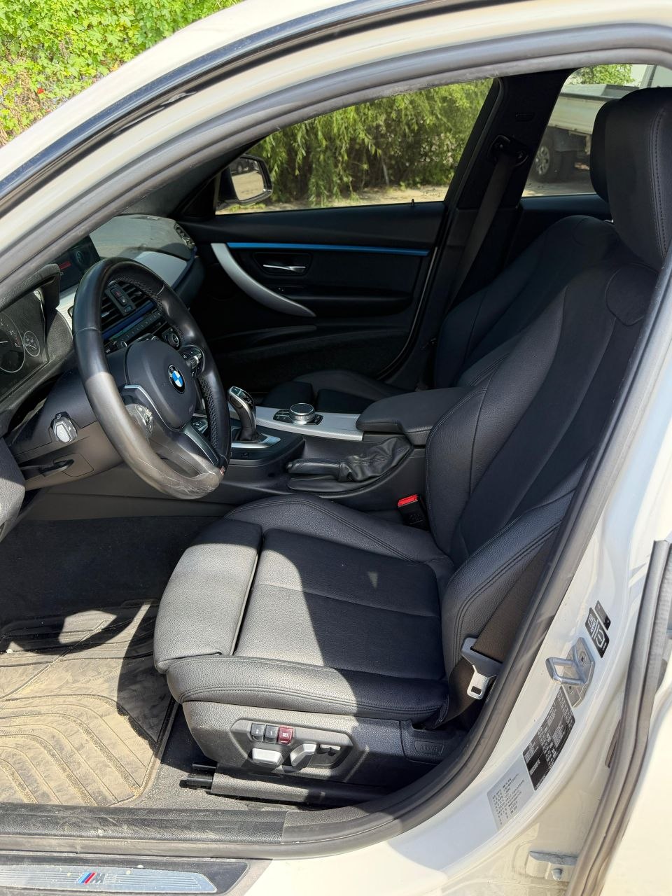 
								BMW F30 320d M Sport full									