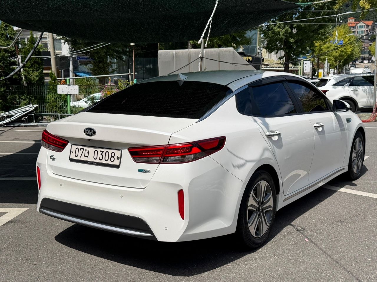 
								Kia K5 Hybrid full									