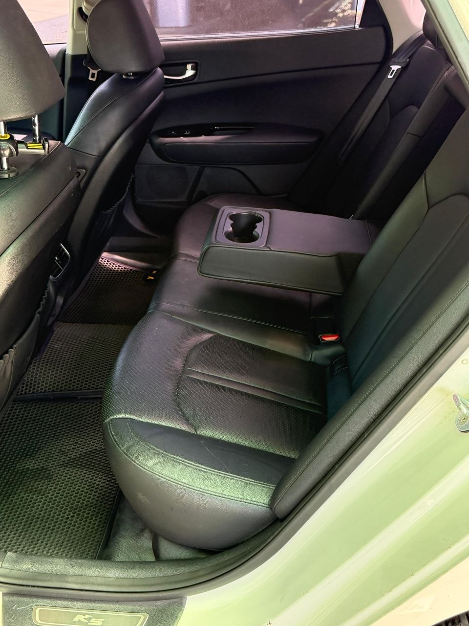 
								Kia K5 Hybrid full									