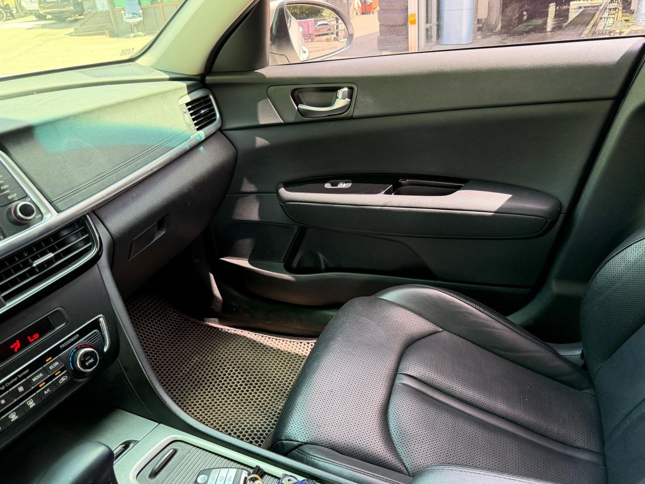 
								Kia K5 Hybrid full									