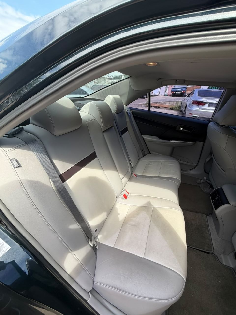 
								Toyota Camry full									