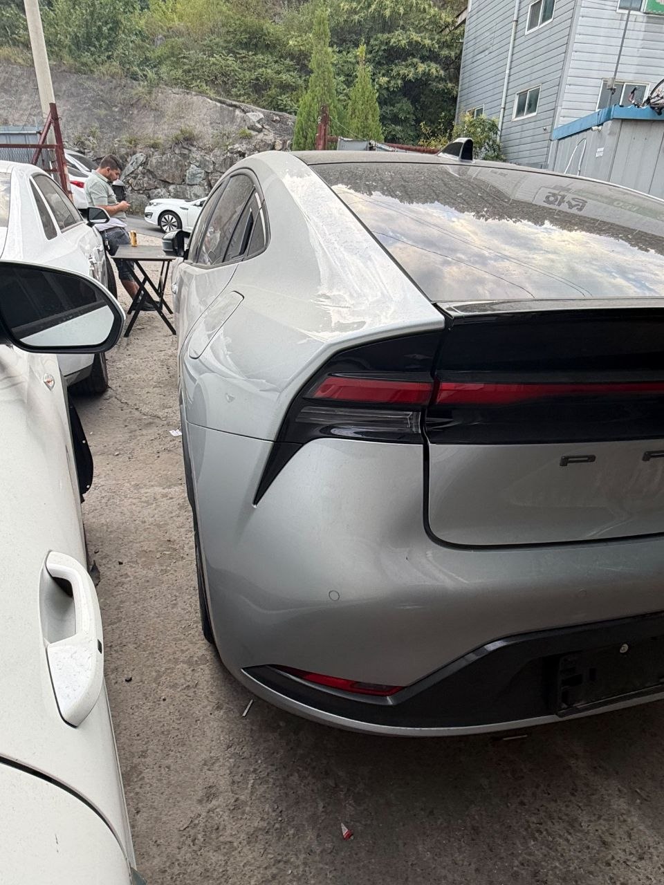 
								Toyota Prius 2.0 Hybrid full									