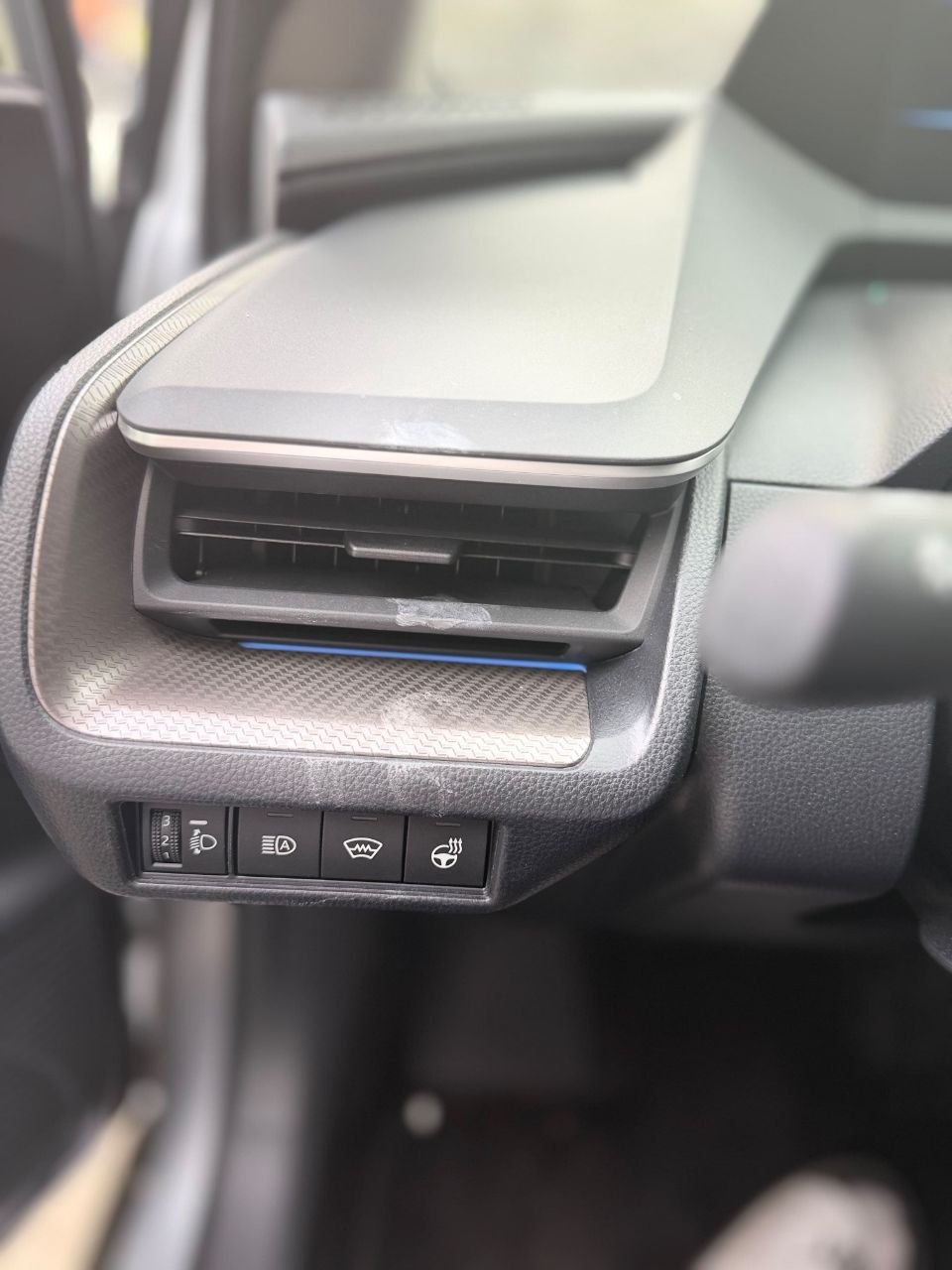 
								Toyota Prius 2.0 Hybrid full									