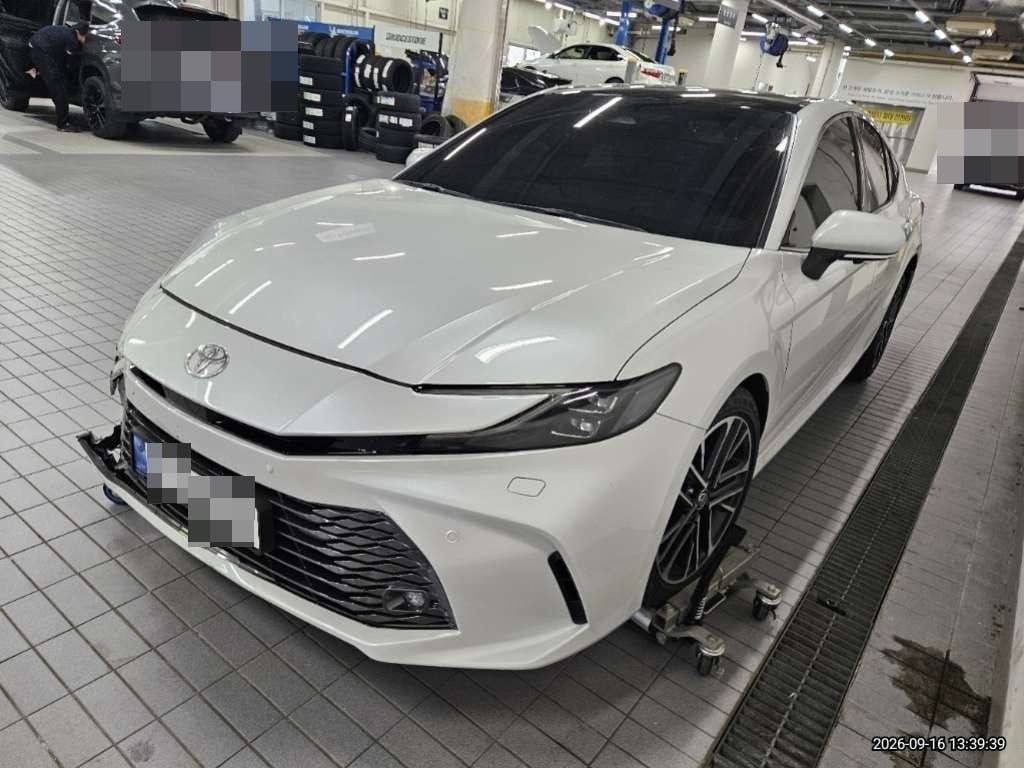 Toyota Camry (XV80) 2.5 Hybrid — фото 1