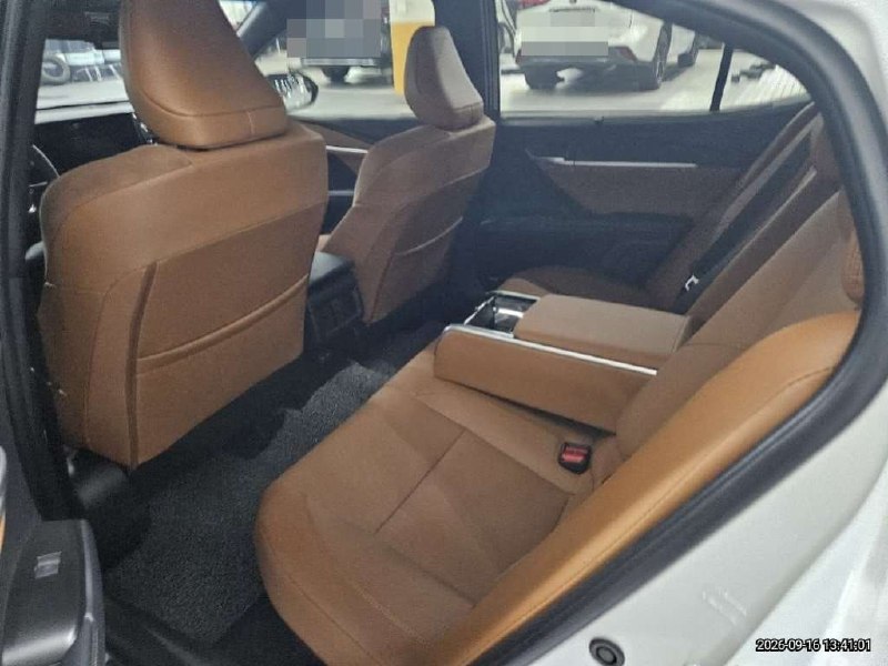 
								Toyota Camry (XV80) 2.5 Hybrid full									