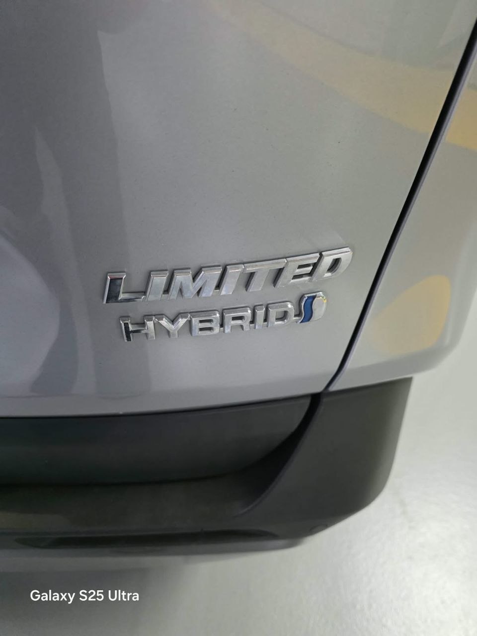 
								Toyota RAV4 Limited full									