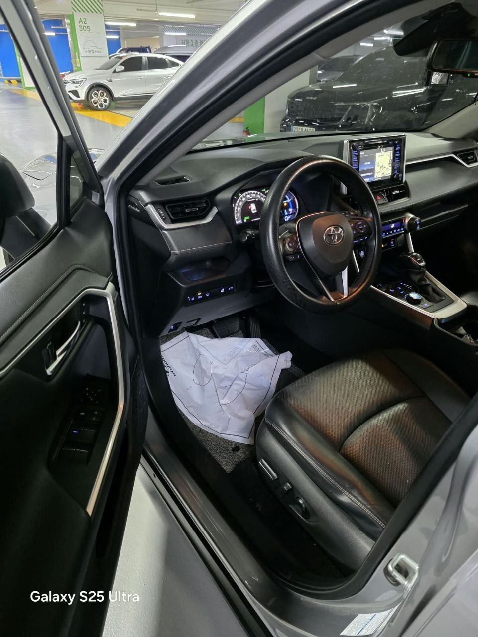 
								Toyota RAV4 Limited full									
