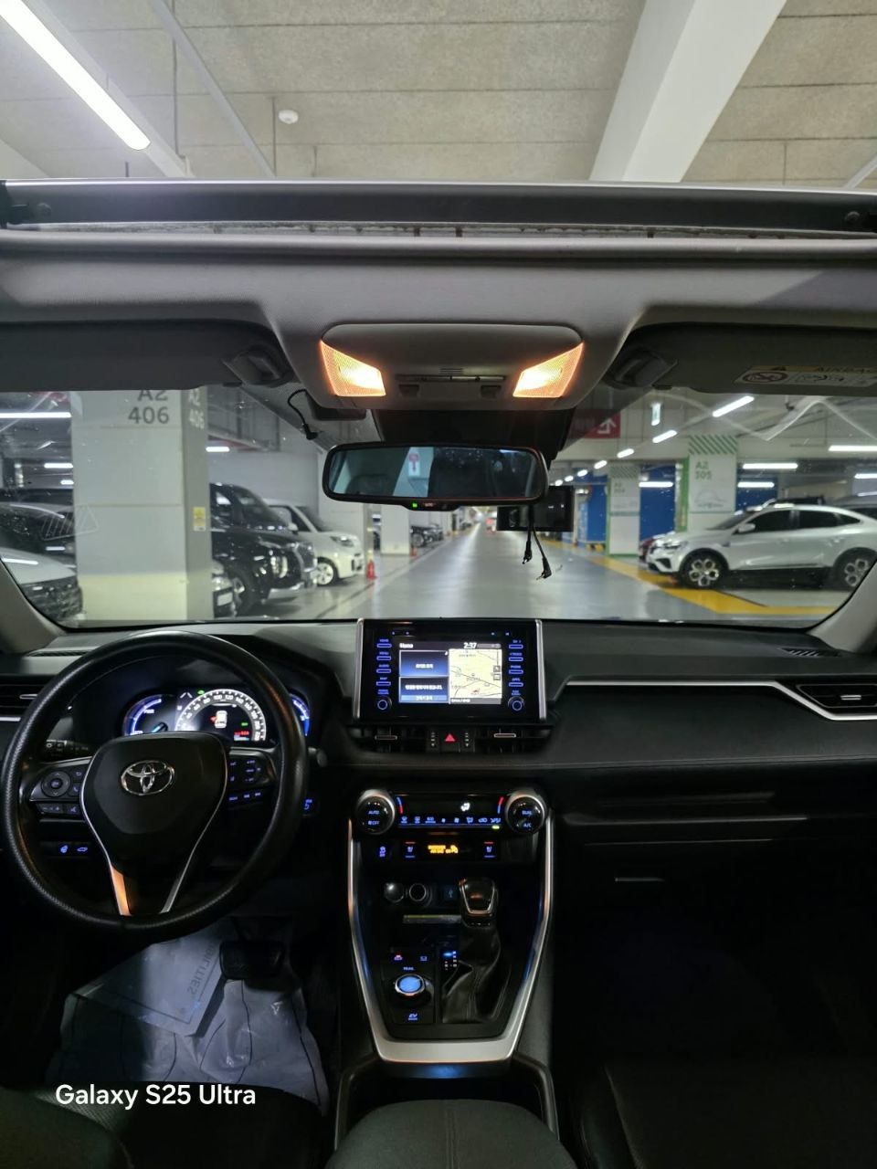 
								Toyota RAV4 Limited full									
