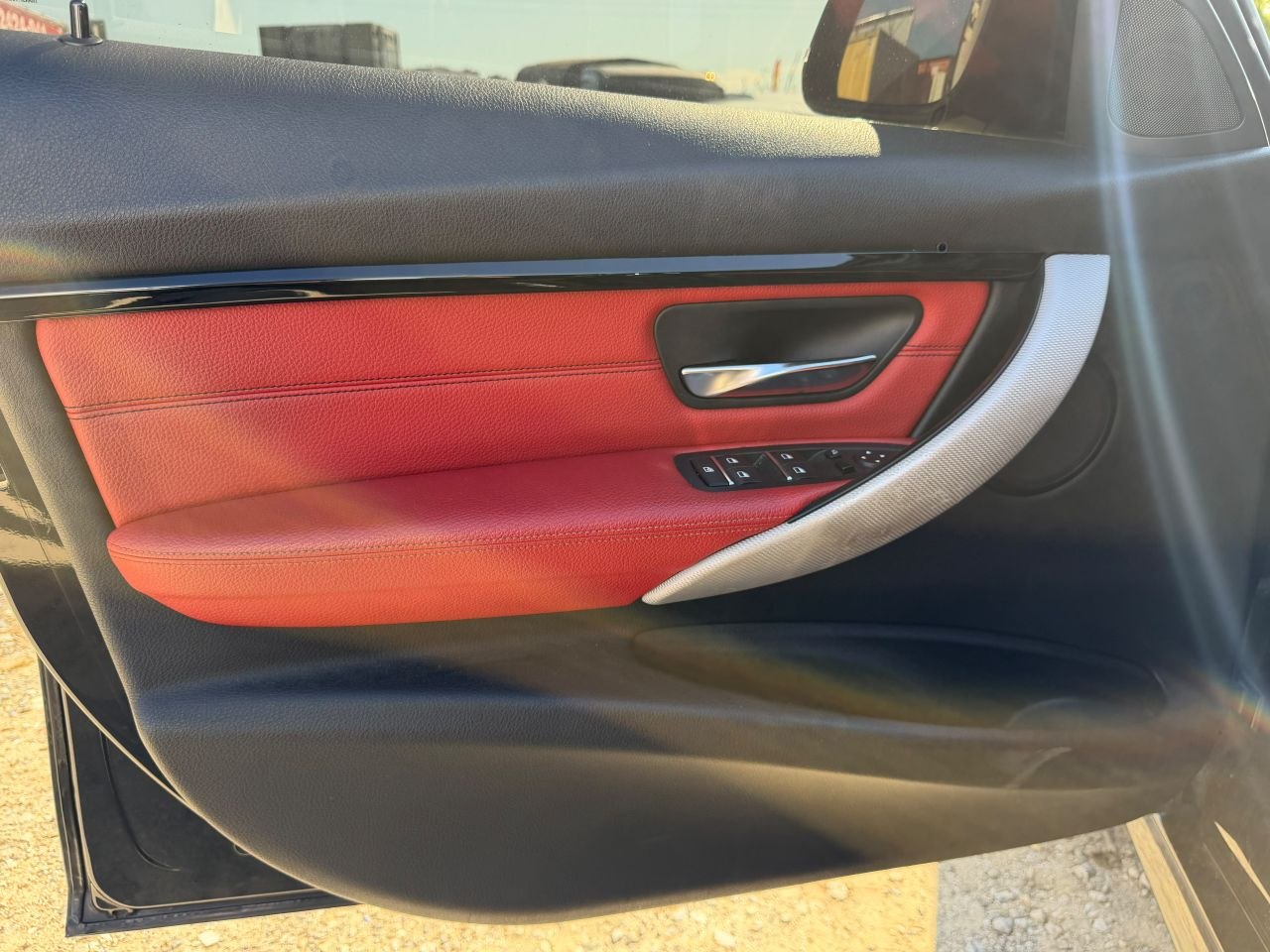 
								BMW F30 328i M Sport full									