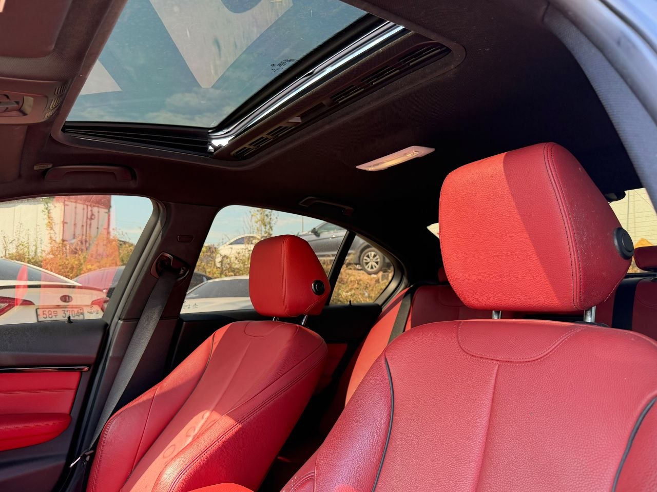 
								BMW F30 328i M Sport full									