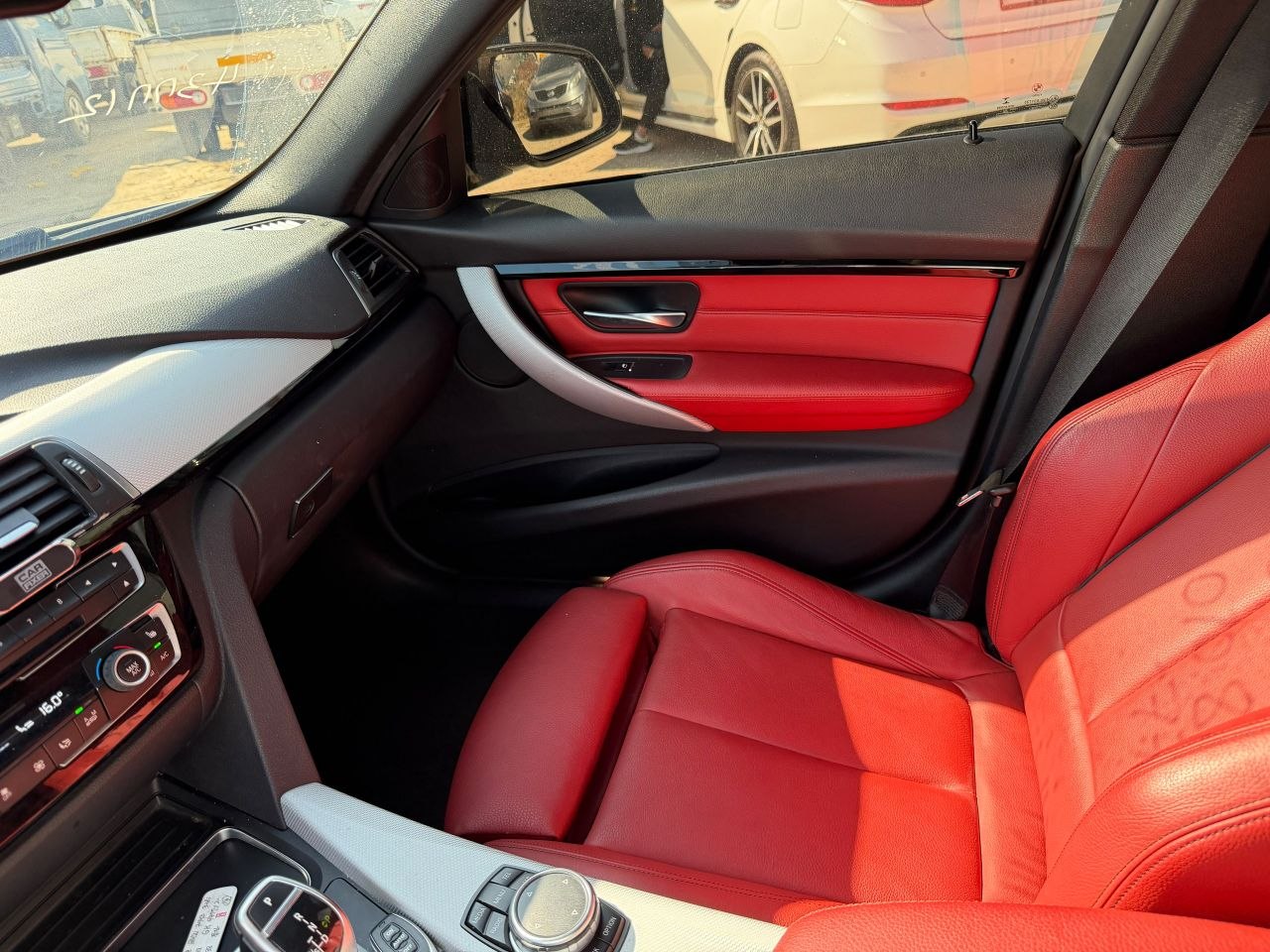 
								BMW F30 328i M Sport full									