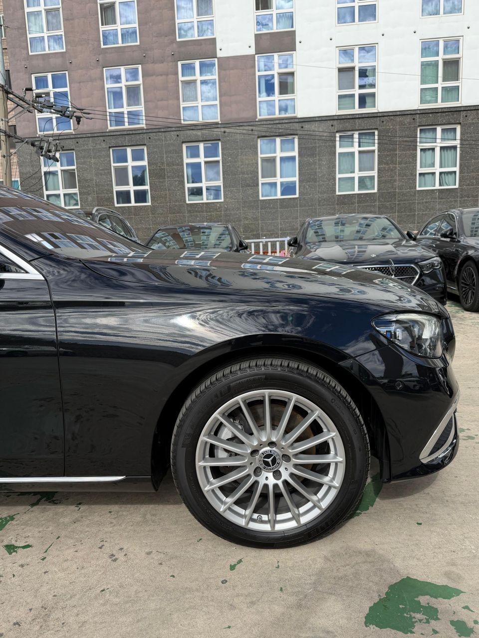 
								Mercedes-Benz E220d 4MATIC Exclusive full									