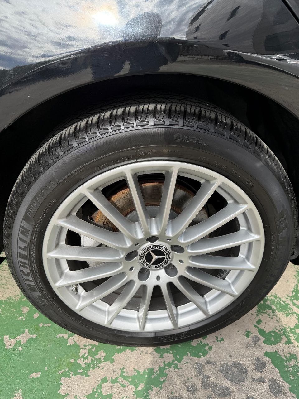 
								Mercedes-Benz E220d 4MATIC Exclusive full									