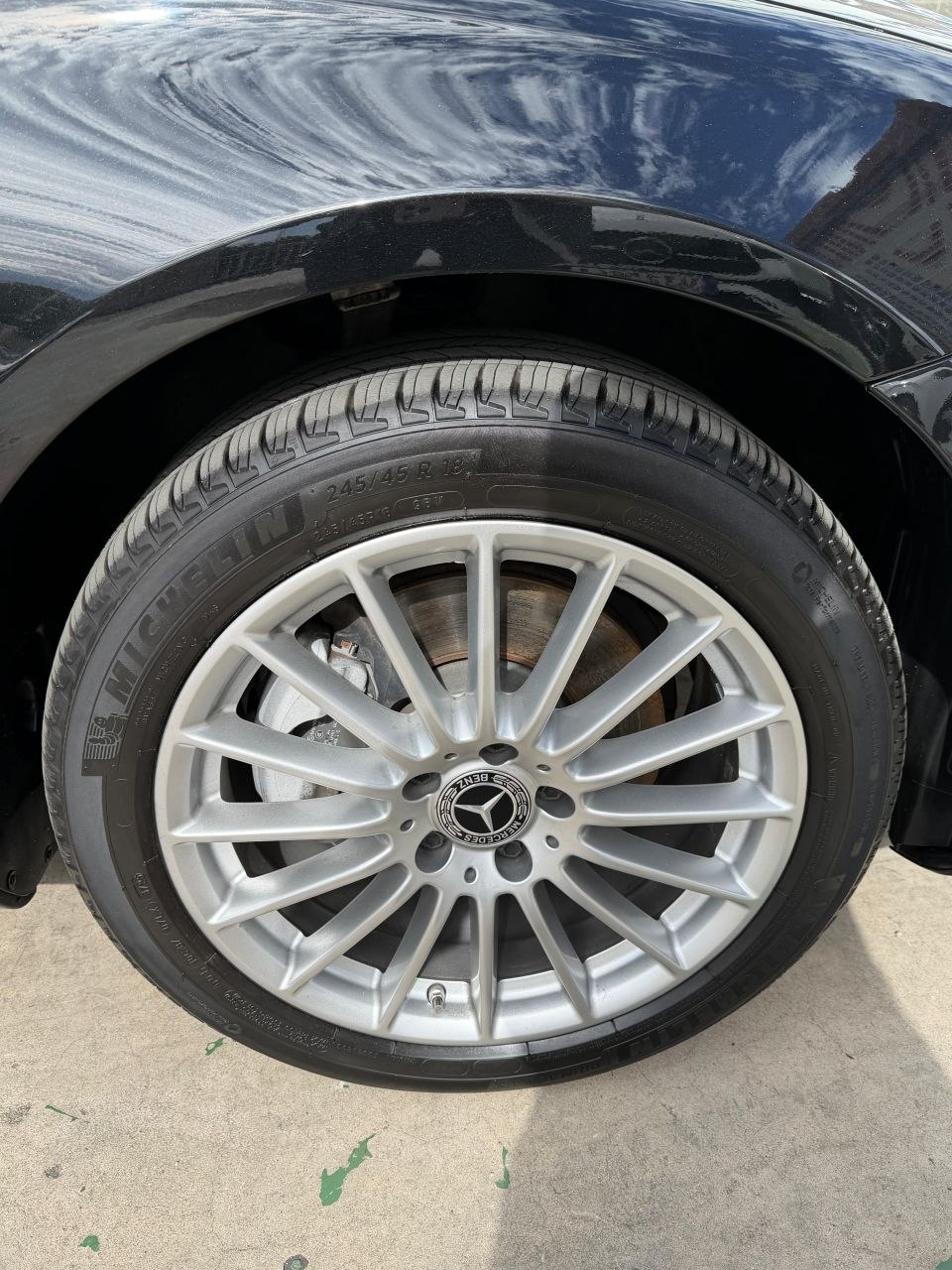 
								Mercedes-Benz E220d 4MATIC Exclusive full									