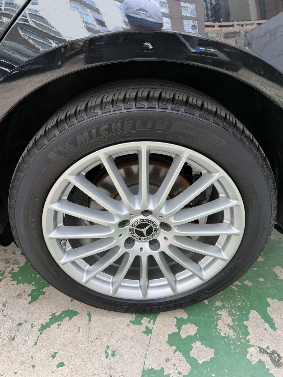 
								Mercedes-Benz E220d 4MATIC Exclusive full									