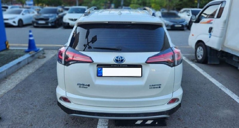 
								Toyota RAV4 Limited 4WD full									