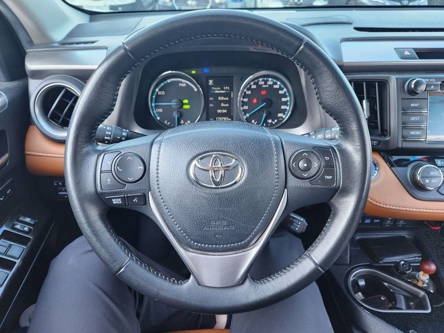 
								Toyota RAV4 Limited 4WD full									