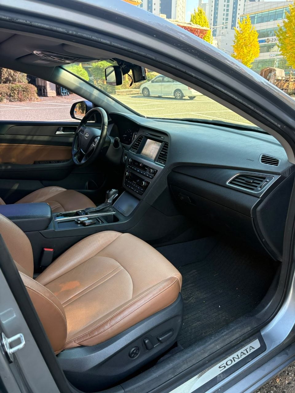 
								Hyundai Sonata LF full									