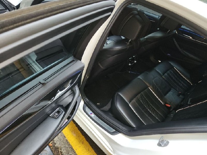 
								BMW 520d xDrive M Sport+ (G30) full									